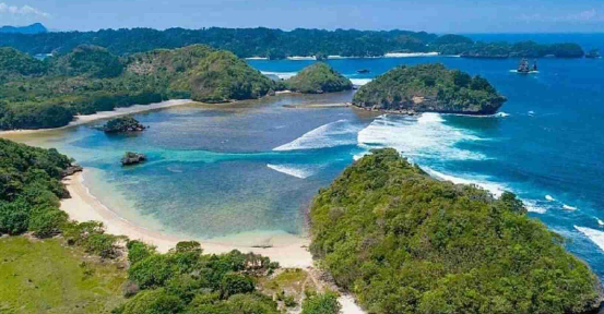 pantai Teluk Asmara