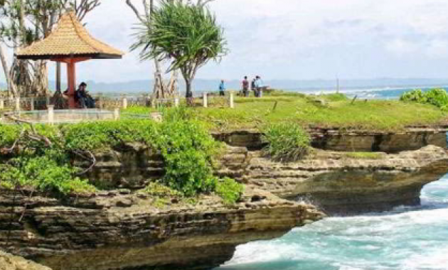 Pantai Batu Hiu