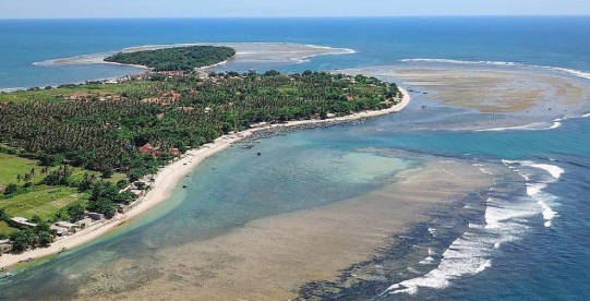 pantai ujung genteng