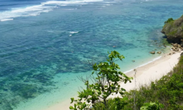 pantai gunung payung